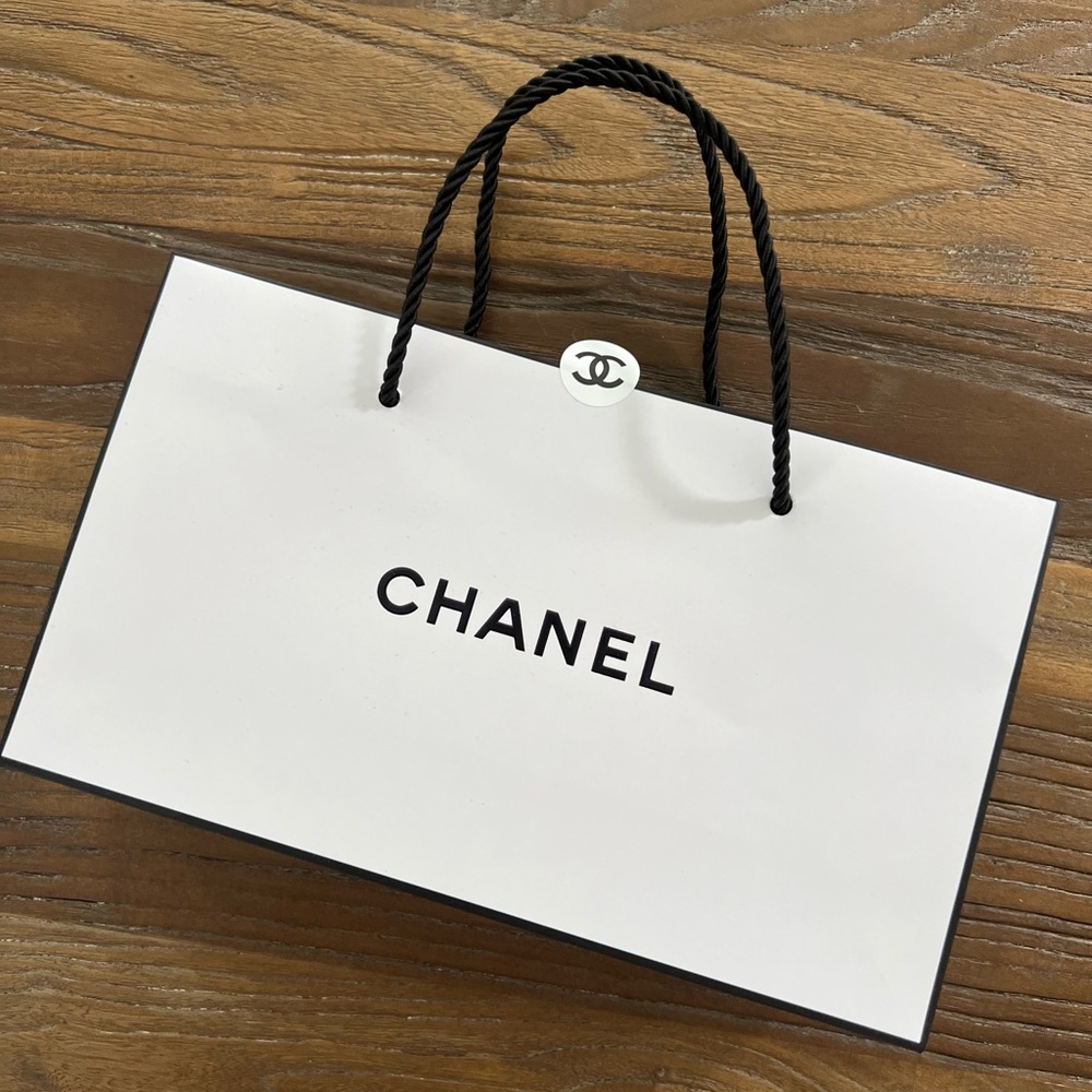 Small Chanel paper bag